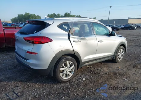 2019 Hyundai Tucson Value z USA, uszkodzony, nr VIN KM8J3CA42KU967344